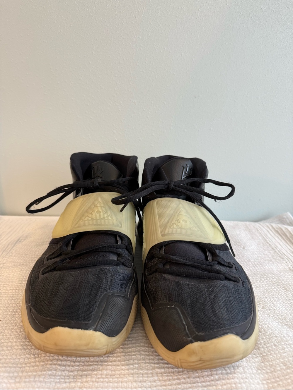 Nike Kyrie By You Custom Basketball Shoes - Picture 3 of 9
